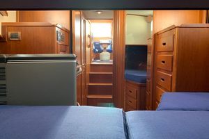 Photo 3186142 for 2000 Grand Banks 42 Motoryacht Blade Runner 