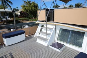 Photo 3186155 for 2000 Grand Banks 42 Motoryacht Blade Runner 