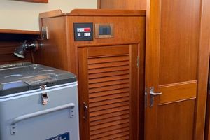 Photo 3186137 for 2000 Grand Banks 42 Motoryacht Blade Runner 