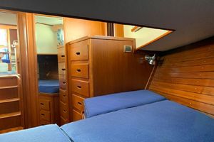 Photo 3186141 for 2000 Grand Banks 42 Motoryacht Blade Runner 