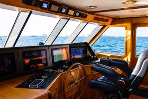 1999 Palmer Johnson Motor Yacht thumbnail 16
