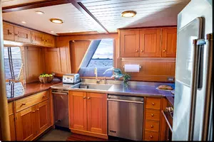 1999 Palmer Johnson Motor Yacht thumbnail 11