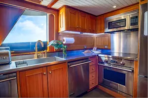 1999 Palmer Johnson Motor Yacht thumbnail 10