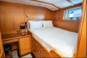 1999 Palmer Johnson Motor Yacht thumbnail 33