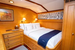 1999 Palmer Johnson Motor Yacht thumbnail 28