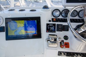 Luhrs 36 - Steel-N-Time - flybridge