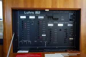 Luhrs 36 - Steel-N-Time - electrical panel