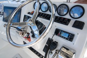 Luhrs 36 - Steel-N-Time - flybridge