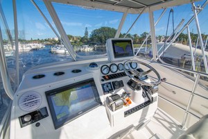 Luhrs 36 - Steel-N-Time - flybridge
