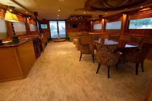 2002 President 100 Motor Yacht thumbnail 10