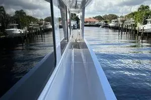 2002 President 100 Motor Yacht thumbnail 28