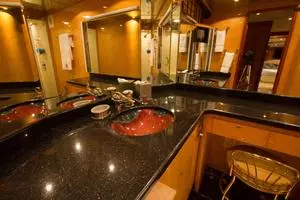 2002 President 100 Motor Yacht thumbnail 19