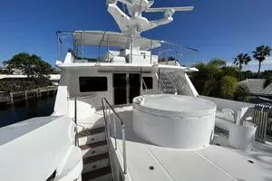 2002 President 100 Motor Yacht thumbnail 26