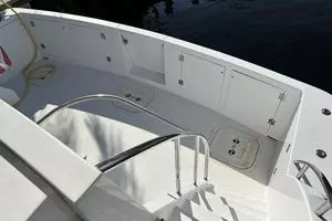 2002 President 100 Motor Yacht thumbnail 6