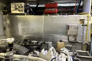 2002 President 100 Motor Yacht thumbnail 34