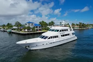 2002 President 100 Motor Yacht thumbnail 1