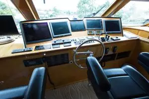 2002 President 100 Motor Yacht thumbnail 23