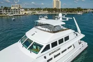 2002 President 100 Motor Yacht thumbnail 5