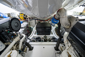 Lazzara 78 - North South Latitude - engine room