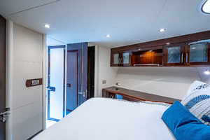 Lazzara 78 - North South Latitude - interior