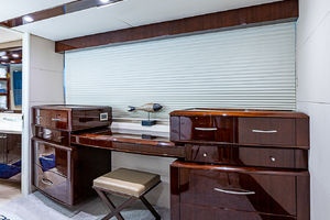 Lazzara 78 - North South Latitude - interior