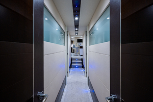 Lazzara 78 - North South Latitude - interior