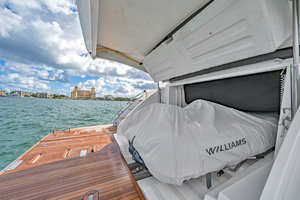 Azimut 60 - Why Knot - Swim Platform and Garage