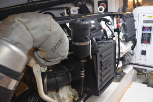 Cruisers Yachts J-Mar IV Engine Room
