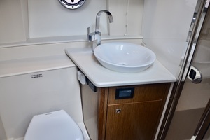 Cruisers Yachts J-Mar IV Master Head