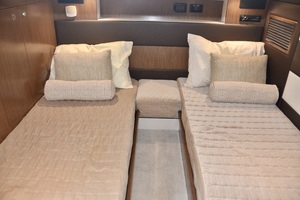 Cruisers Yachts J-Mar IV Guest Stateroom