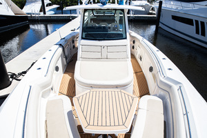 Boston Whaler 38