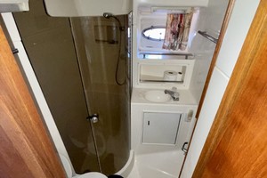 1994 Tiara 36' open - bathroom