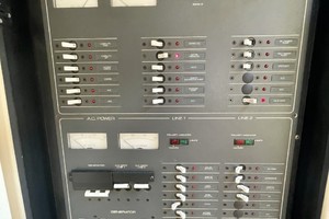 1994 Tiara 36' open - switch panel