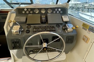 1994 Tiara 36' open - helm
