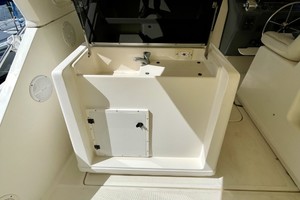 1994 Tiara 36' open - stern sink