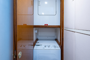 Viking 65 - Iztac - Laundry