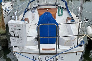 Just Chillin 30ft Catalina Yacht For Sale