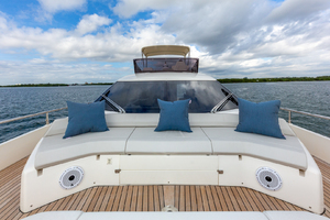 Ferretti 55 HAVEN - Bow Seating