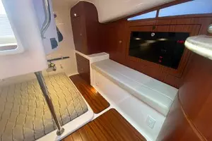 2018 Pursuit OS 385 Offshore thumbnail 14