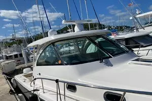 2018 Pursuit OS 385 Offshore thumbnail 6