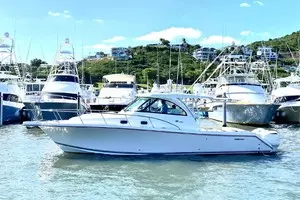 2018 Pursuit OS 385 Offshore thumbnail 3