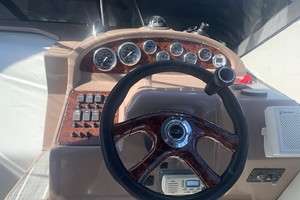 Photo 3235561 for 2003 Regal 2765 Commodore  