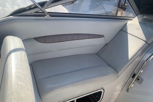 Photo 3235562 for 2003 Regal 2765 Commodore  