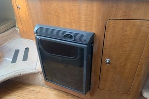 Photo 3235570 for 2003 Regal 2765 Commodore  