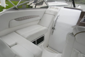 Photo 3223637 for 2003 Regal 2765 Commodore  