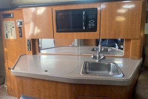 Photo 3235569 for 2003 Regal 2765 Commodore  