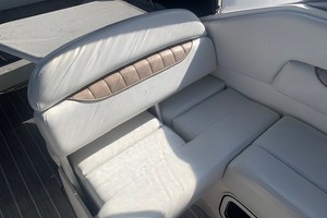 Photo 3235566 for 2003 Regal 2765 Commodore  