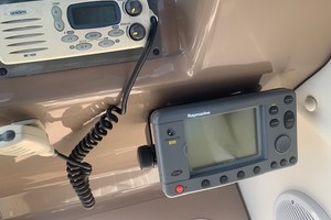 Photo 3235576 for 2003 Regal 2765 Commodore  