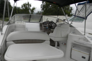 Photo 3223636 for 2003 Regal 2765 Commodore  