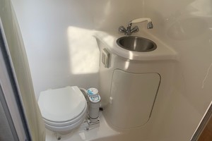 Photo 3235574 for 2003 Regal 2765 Commodore  